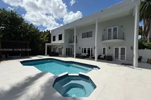 10462 NW 130th St, Hialeah Gardens, FL 33018 - Photo 1