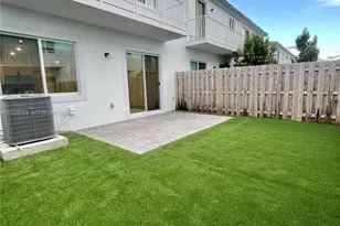 708 SE 13th Ct, Homestead, FL 33034 - Photo 1