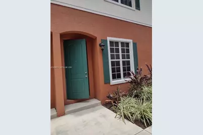 716 SW 2nd Way, Pompano Beach, FL 33060 - Photo 1