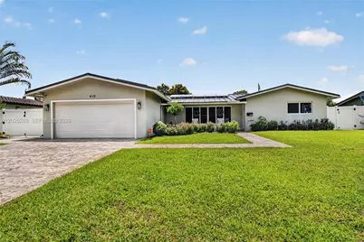 410 SW 55th Ave, Plantation, FL 33317 - Photo 1