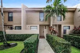 9732 NW 15th St, Pembroke Pines, FL 33024 - Photo 1