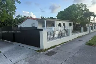 590 E 42nd St, Hialeah, FL 33013 - Photo 1