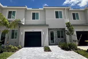 643 SE 15th St, Homestead, FL 33034 - Photo 1