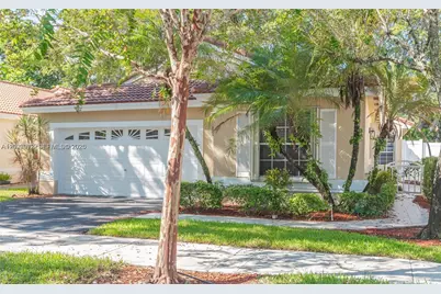 812 Garnet Cir #812, Weston, FL 33326 - Photo 1