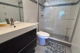 903 NE 27th Ave, Hallandale Beach, FL 33009 - Photo 1