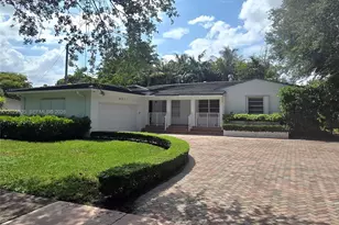 931 Placetas Ave, Coral Gables, FL 33146 - Photo 1