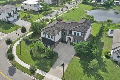 6804 N Stillwater Shores Dr, Davie, FL 33314 - Photo 1