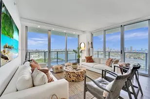 16385 Biscayne Blvd, North Miami Beach, FL 33160 - Photo 1