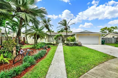 18920 SW 92nd Ct, Cutler Bay, FL 33157 - Photo 1