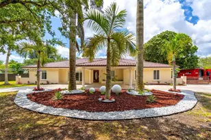 18370 SW 212th St, Miami, FL 33187 - Photo 1