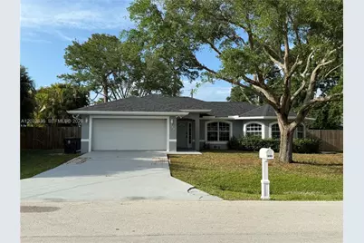 389 NE Surfside Ave, Port Saint Lucie, FL 34983 - Photo 1