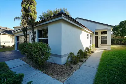 658 Stanton Dr, Weston, FL 33326 - Photo 1