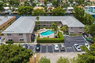 2701 NE 1st St, Pompano Beach, FL 33062 - Photo 1
