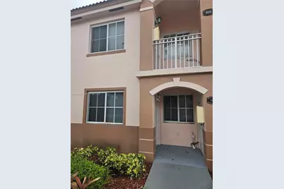 1260 SE 28th Ct #102, Homestead, FL 33035 - Photo 1