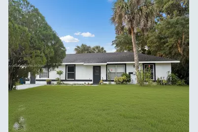 4029 E Sunflower Cir, Labelle, FL 33935 - Photo 1