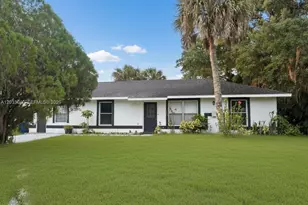 4029 E Sunflower Cir, Labelle, FL 33935 - Photo 1