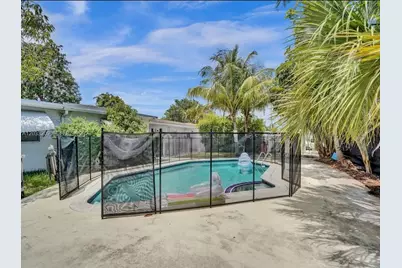 2442 Garfield St #4, Hollywood, FL 33020 - Photo 1