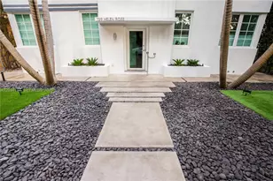 729 Meridian Ave, Miami Beach, FL 33139 - Photo 1