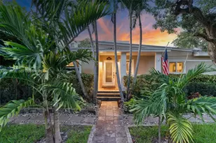 895 NE 129th St, North Miami, FL 33161 - Photo 1
