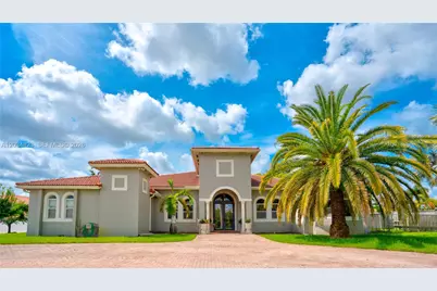 9810 NW 137th St, Hialeah Gardens, FL 33018 - Photo 1