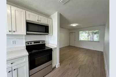 5911 NE 18th Ave #4, Fort Lauderdale, FL 33334 - Photo 1