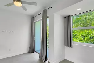 1536 NW 15th Ave, Miami, FL 33125 - Photo 1