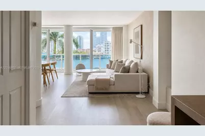 900 Bay Dr #424, Miami Beach, FL 33141 - Photo 1