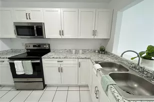 15332 SW 72nd St, Miami, FL 33193 - Photo 1