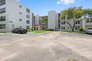 9441 Evergreen Pl, Davie, FL 33324 - Photo 1