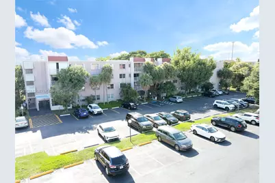 8405 NW 8th St #204, Miami, FL 33126 - Photo 1