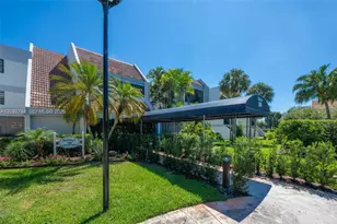 200 Lakeview Dr, Weston, FL 33326 - Photo 1