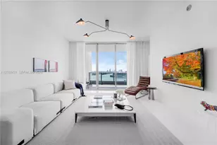 900 Biscayne Blvd, Miami, FL 33132 - Photo 1
