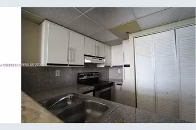 540 Brickell Key Dr #918, Miami, FL 33131 - Photo 1