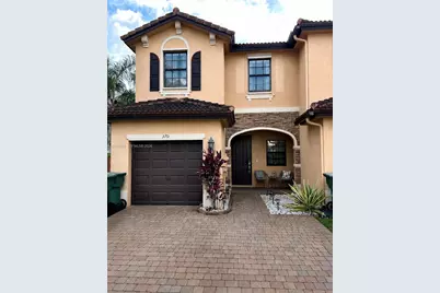 370 NE 37th Pl, Homestead, FL 33033 - Photo 1