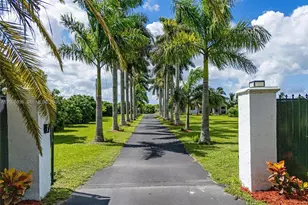 20520 SW 190th St, Miami, FL 33187 - Photo 1