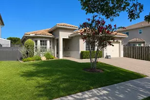 21105 SW 89th Pl, Cutler Bay, FL 33189 - Photo 1
