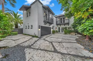 736 NE 17th Way, Fort Lauderdale, FL 33304 - Photo 1