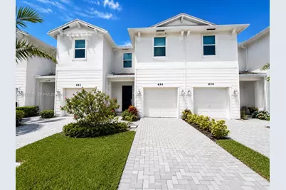 654 SE Lake Falls St #654, Port Saint Lucie, FL 34984 - Photo 1
