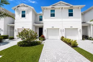 654 SE Lk Fls St, Port Saint Lucie, FL 34984 - Photo 1