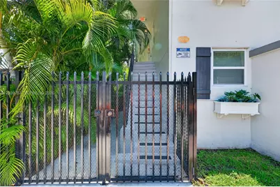 3676 Oak Ave #5, Miami, FL 33133 - Photo 1
