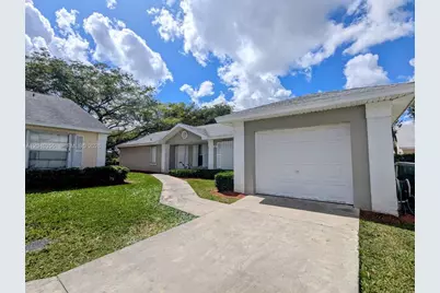 532 SE 21st Dr, Homestead, FL 33033 - Photo 1