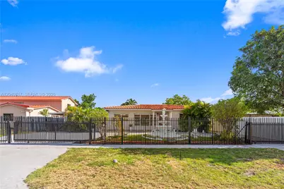 491 W 35th Pl, Hialeah, FL 33012 - Photo 1