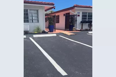 1140 NE 24th Ave #1, Pompano Beach, FL 33062 - Photo 1