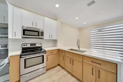 17620 NW 73rd Ave #205-17, Hialeah, FL 33015 - Photo 1