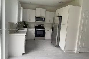 1068 SE 24th Ave, Homestead, FL 33035 - Photo 1