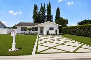 9602 NW 80th Pl, Tamarac, FL 33321 - Photo 1