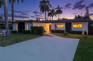 121 NE 18th St, Homestead, FL 33030 - Photo 1