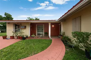 10315 SW 200th St, Cutler Bay, FL 33157 - Photo 1