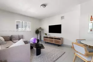 1050 7th St, Miami Beach, FL 33139 - Photo 1