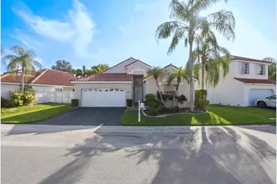 345 Somerset Way, Weston, FL 33326 - Photo 1